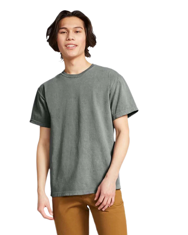 Comfort Colors 1717 heavyweight T-shirt in Grey, shown on a model from the front.